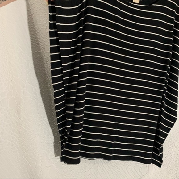 NWOT! Michael Kors Flowing Sleeve Striped Blouse! - Picture 3 of 7